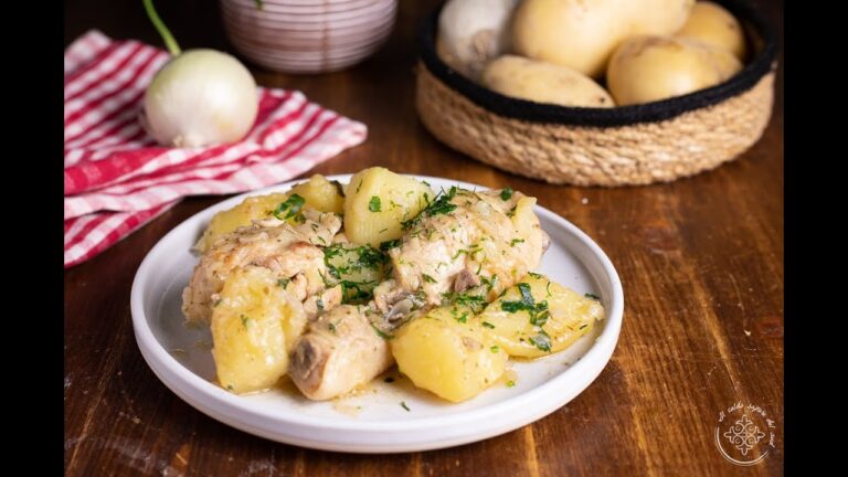 Ricetta irresistibile: Pollo in umido con patate e cipolle, il piatto perfetto per deliziare il palato!